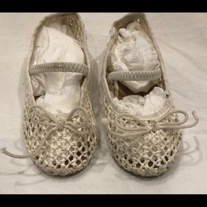 White net like ballet slide